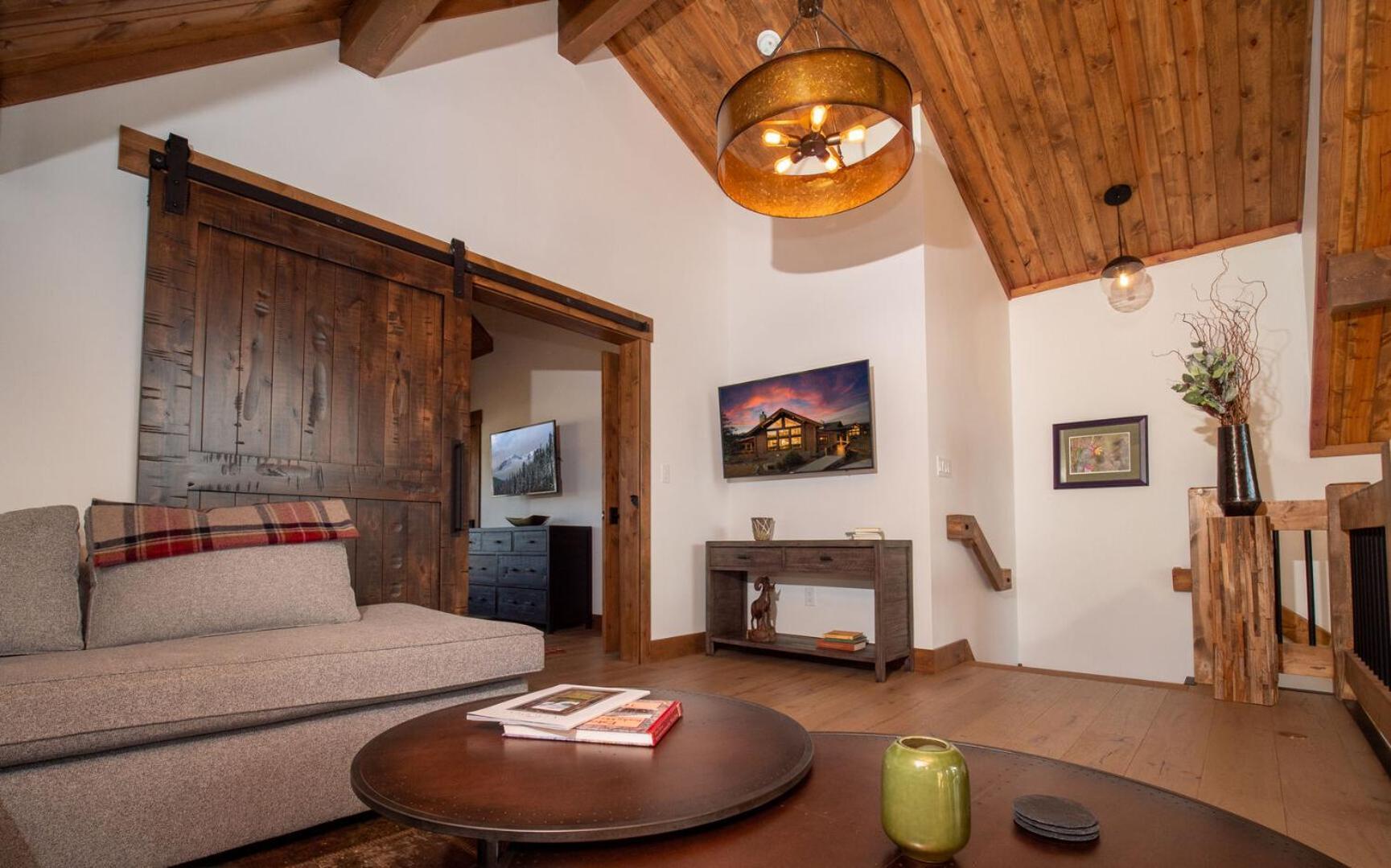 Chic Retreat Indoor Outdoor Fireplace, Private Jacuzzi, Great Location! Estes Park Room photo